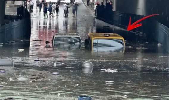 İstanbul'da beklenen sağanak ve dolu yağışı başladı! Feci görüntüler geliyor