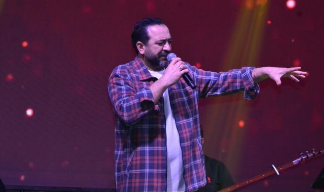 Bahçeşehir Vitrin Sahne'de Selçuk Bahtiyar İzdihamı