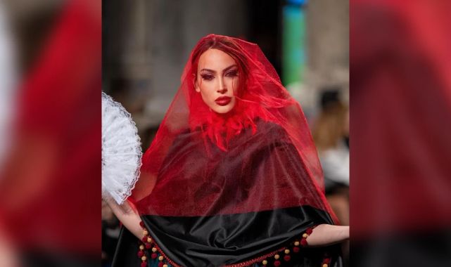 MODANIN BÜYÜLEYEN YÜZÜ: YAĞMUR TÜRKMENOĞLU