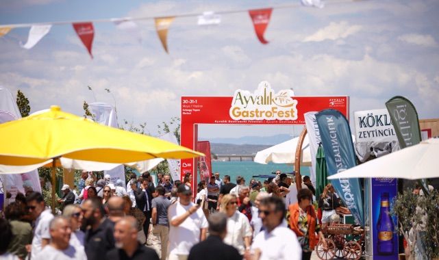 AYVALIK GASTROFEST GERÇEKLEŞTİ: ÜÇ GÜNLÜK LEZZET YOLCULUĞU
