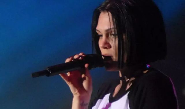 Meme kanseriyle mücadele eden Jessie J'den yeni haber