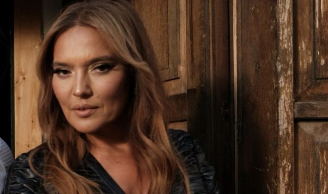 Demet Akalın’dan Alaçatı’da Muhteşem Açılış!