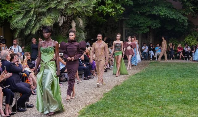 IFA PARIS İstanbul'dan Fransız Sarayı’nda Büyüleyici Mezuniyet Defilesi